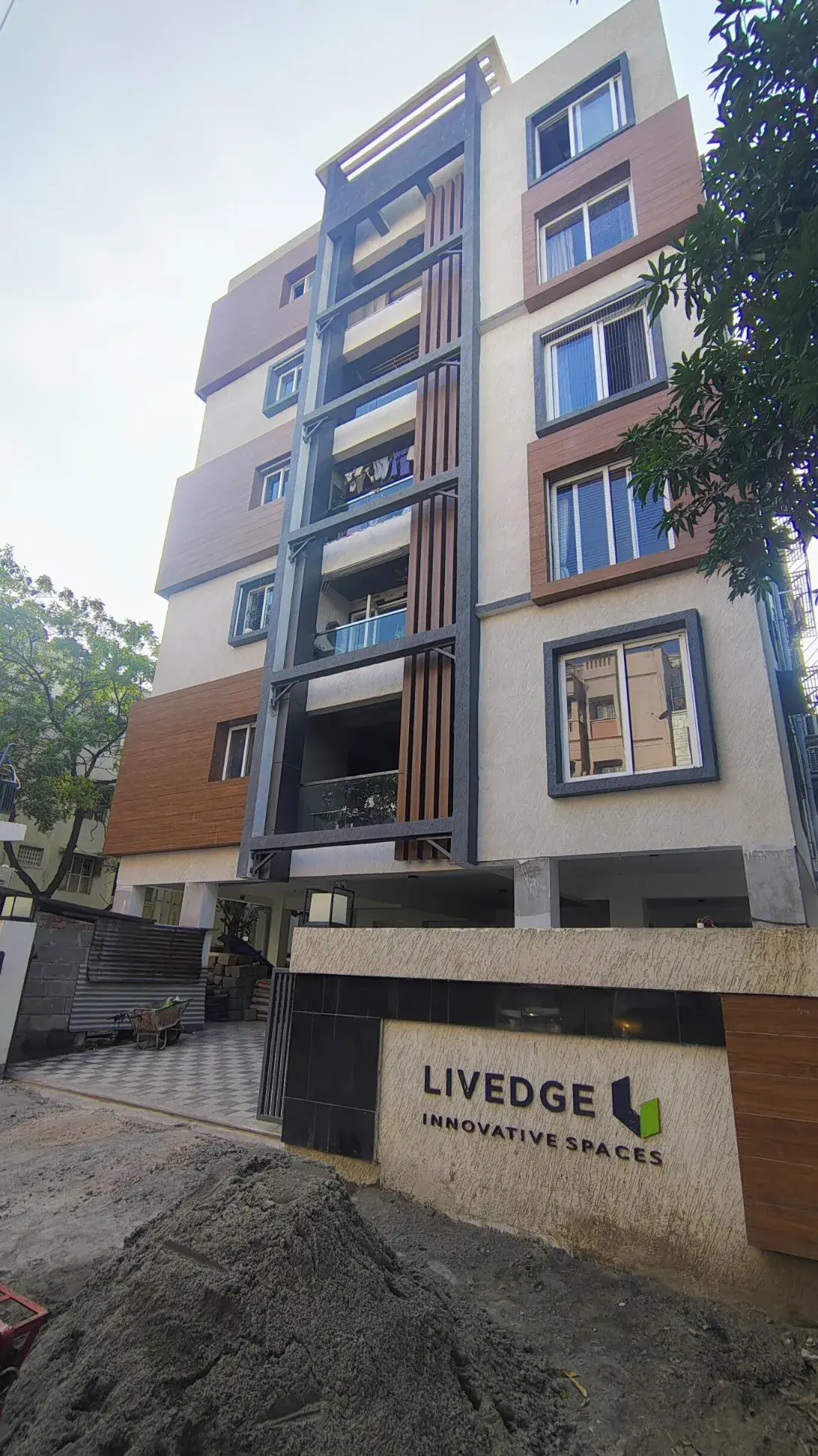 Livedge Anata
