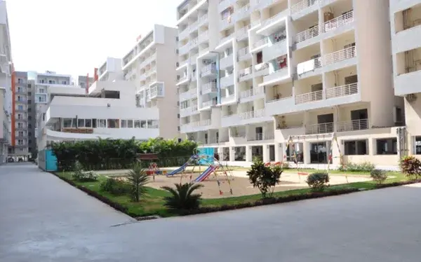 Western Plaza - Photo 5